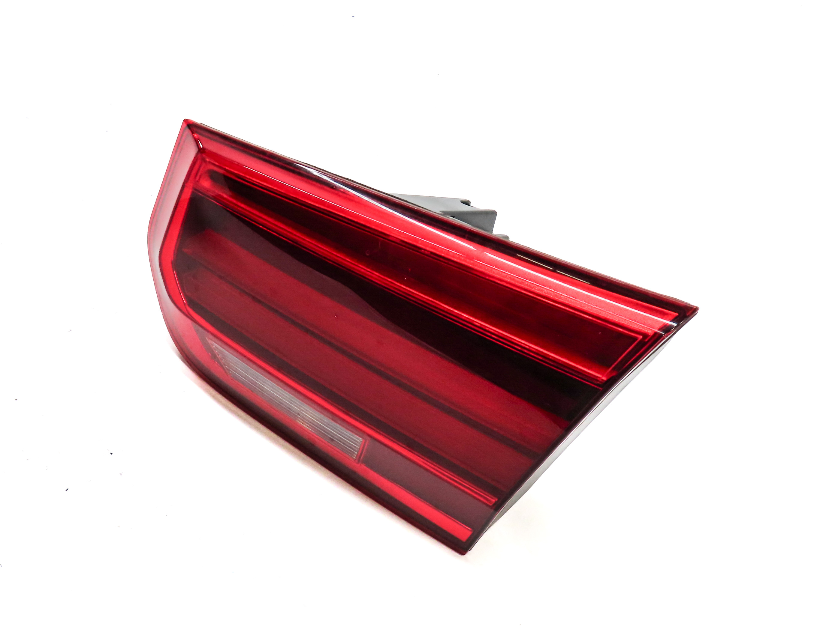 16-18 BMW 3-SERIES (F30) SEDAN REAR RIGHT INNER LED TAILLIGHT BRAKE LIGHT LAMP — exact item pictured